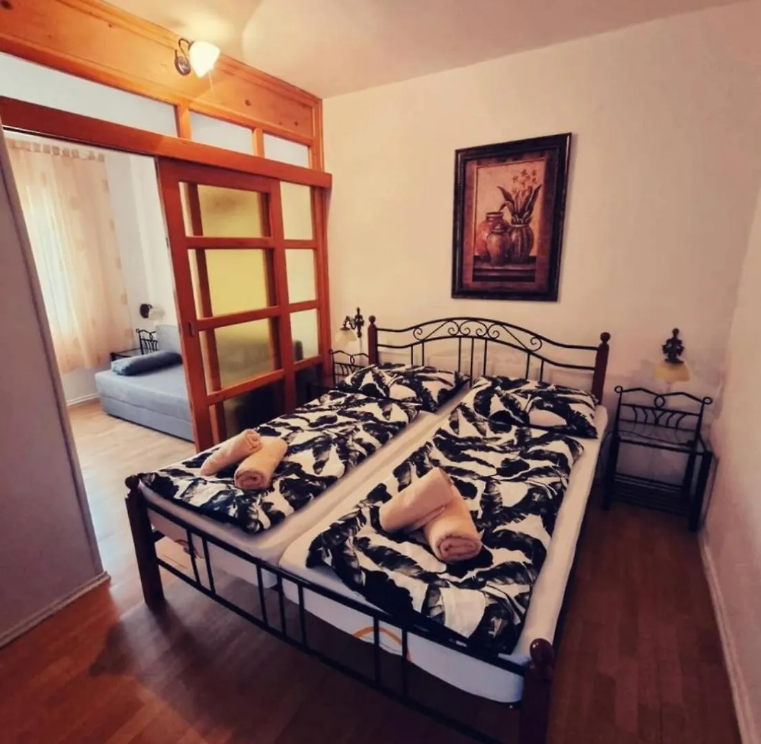דירה קרק Apartman Viki